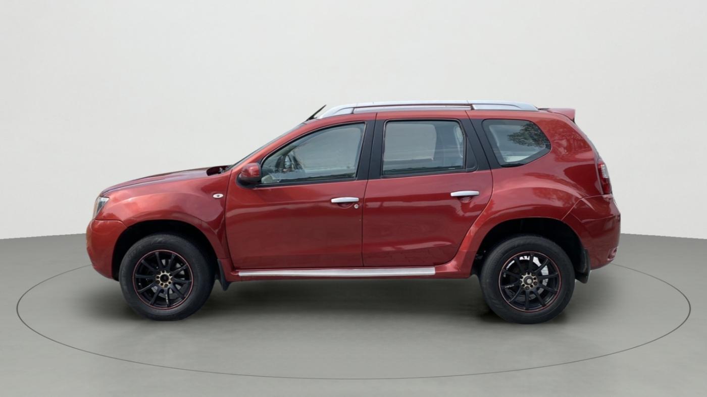 2013 Nissan Terrano XV D THP PREMIUM 110 PS, Diesel, Manual, 1,21,828 km, Left Side