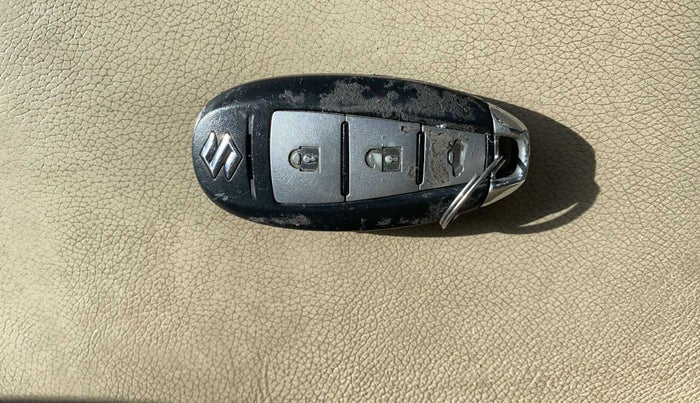 2016 Maruti Ciaz ZXI+ AT, Petrol, Automatic, 91,392 km, Lock system - Keyless sensor not working