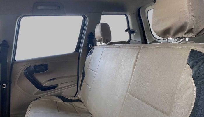 2017 Mahindra TUV300 T6, Diesel, Manual, 41,485 km, Right Side Rear Door Cabin