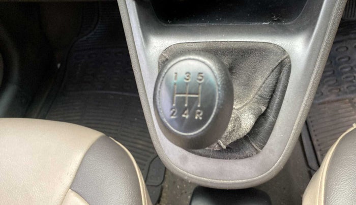 2011 Hyundai i10 SPORTZ 1.2, Petrol, Manual, 29,008 km, Gear lever - Boot cover slightly torn