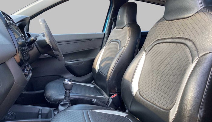 2019 Renault Kwid RXT 0.8, Petrol, Manual, 12,873 km, Right Side Front Door Cabin