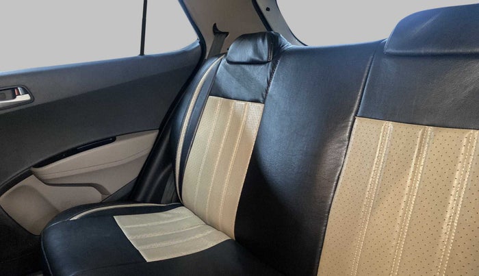 2015 Hyundai Grand i10 SPORTZ 1.2 KAPPA VTVT, Petrol, Manual, 32,895 km, Right Side Rear Door Cabin