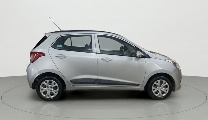 2015 Hyundai Grand i10 SPORTZ 1.2 KAPPA VTVT, Petrol, Manual, 32,895 km, Right Side View