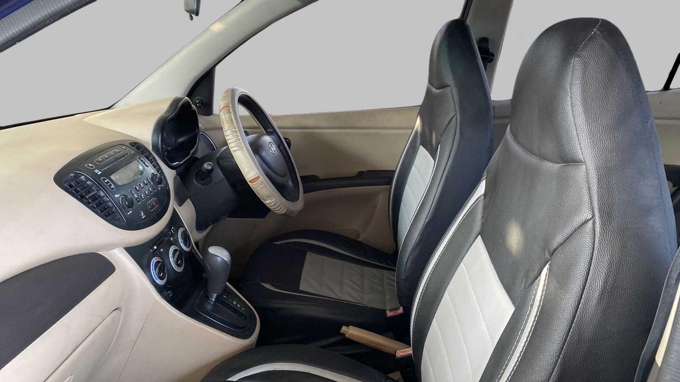 2010 Hyundai i10 SPORTZ 1.2 AT, Petrol, Automatic, 64,719 km, Right Side Front Door Cabin
