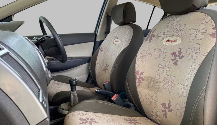 2012 Hyundai i20 MAGNA (O) 1.2, Petrol, Manual, 98,131 km, Right Side Front Door Cabin