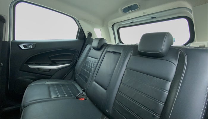 2018 Ford Ecosport 1.5 TDCI TITANIUM PLUS, Diesel, Manual, 95,720 km, Right Side Door Cabin View