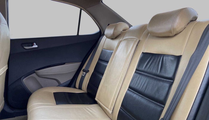 2015 Hyundai Xcent SX 1.2 (O), Petrol, Manual, 88,321 km, Right Side Rear Door Cabin