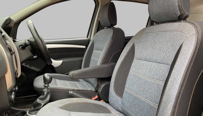 2016 Renault Duster 110 PS RXZ 4X4 MT ADVENTURE EDITION, Diesel, Manual, 57,295 km, Right Side Front Door Cabin