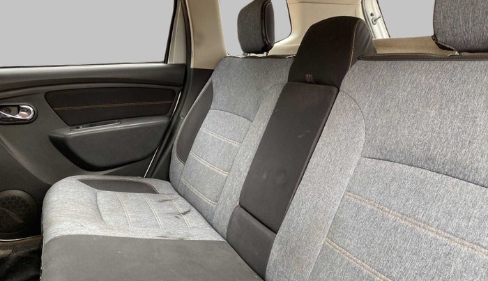 2016 Renault Duster 110 PS RXZ 4X4 MT ADVENTURE EDITION, Diesel, Manual, 57,295 km, Right Side Rear Door Cabin