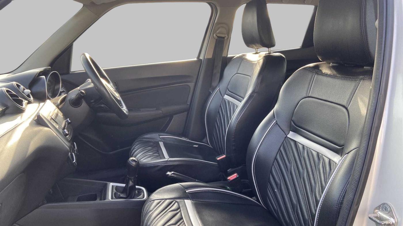 2020 Maruti Swift VXI, Petrol, Manual, 1,06,925 km, Right Side Front Door Cabin
