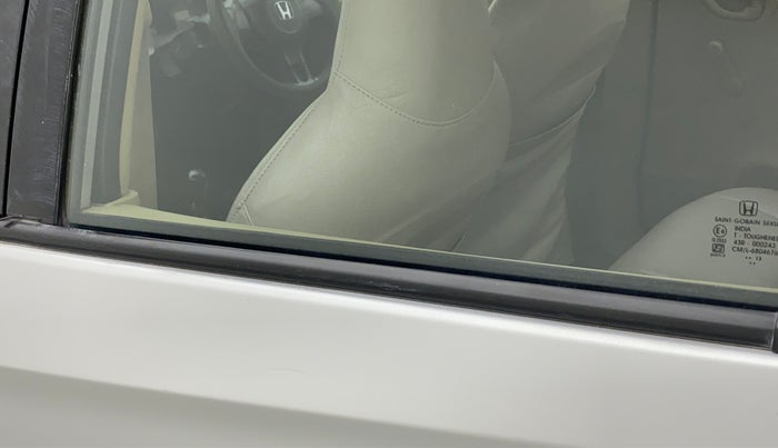 2013 Honda Brio E MT, Petrol, Manual, 1,01,340 km, Rear left door - Weather strip has minor damage