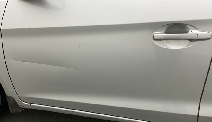 2013 Honda Brio E MT, Petrol, Manual, 1,01,340 km, Front passenger door - Slightly dented