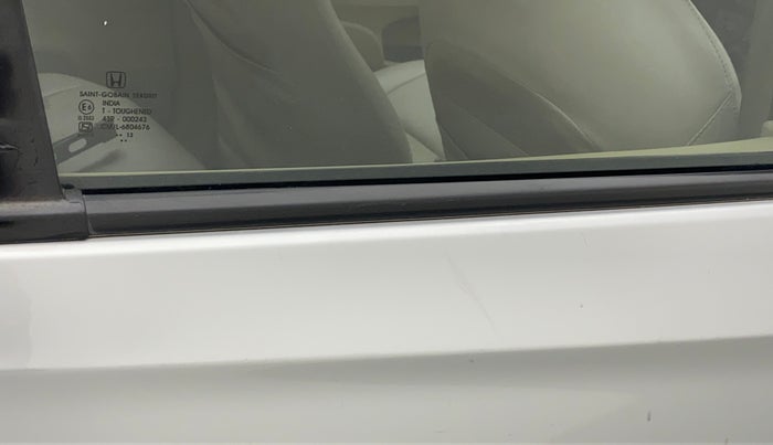 2013 Honda Brio E MT, Petrol, Manual, 1,01,340 km, Right rear door - Weather strip has minor damage