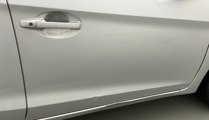 2013 Honda Brio E MT, Petrol, Manual, 1,01,340 km, Driver-side door - Slightly dented