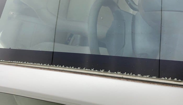 2013 Honda Brio E MT, Petrol, Manual, 1,01,340 km, Right A pillar - Minor scratches
