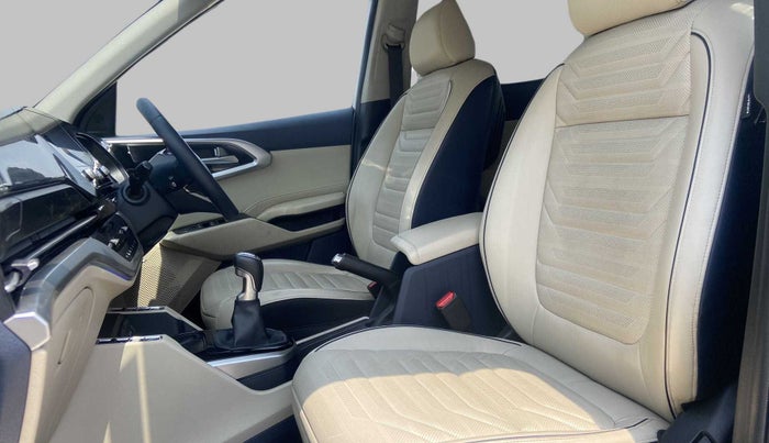 2022 KIA CARENS LUXURY PLUS 1.5 DIESEL 7 STR, Diesel, Manual, 17,468 km, Right Side Front Door Cabin
