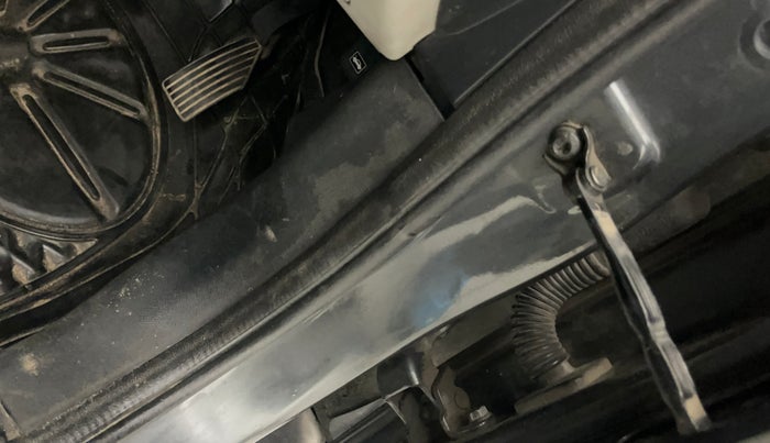 2018 Tata NEXON XZ PLUS DIESEL, Diesel, Manual, 95,268 km, Right A pillar - Trim cover damaged