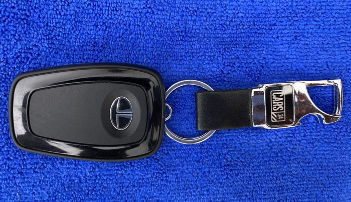 2022 Tata TIGOR XZ PLUS CNG, CNG, Manual, 17,458 km, Key Close Up