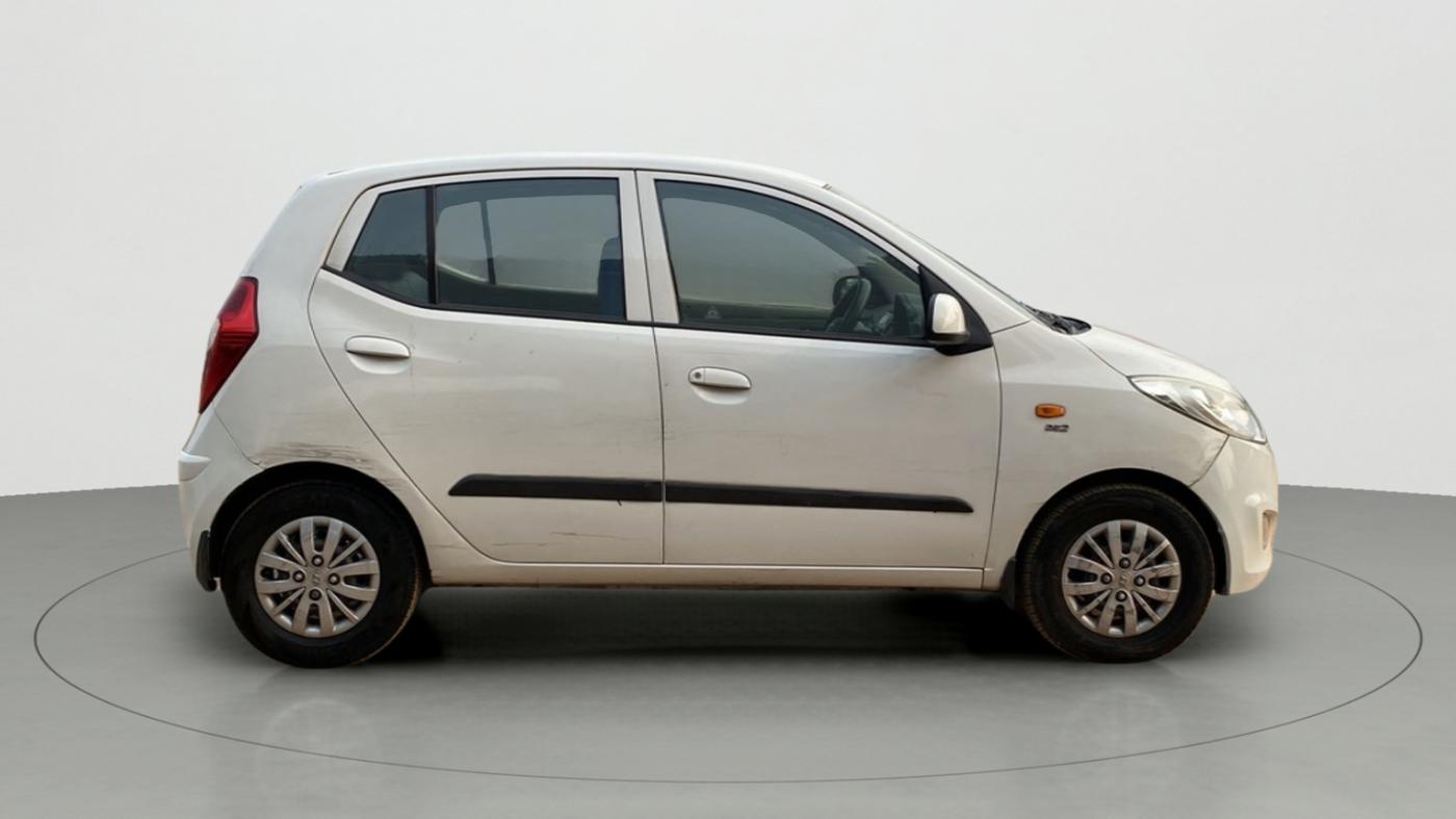 2014 Hyundai i10 SPORTZ 1.1, Petrol, Manual, 72,147 km, Right Side View