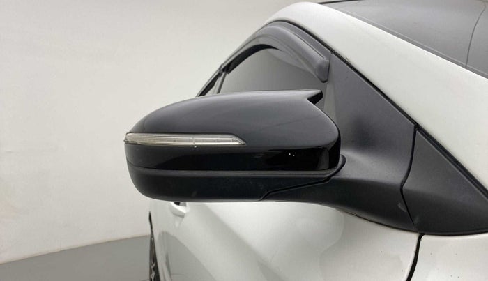 2020 Hyundai Elite i20 SPORTZ PLUS 1.2, Petrol, Manual, 49,087 km, Right rear-view mirror - Indicator light has minor damage