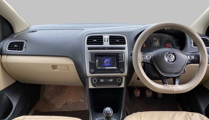 2016 Volkswagen Ameo HIGHLINE1.2L, Petrol, Manual, 54,339 km, Dashboard