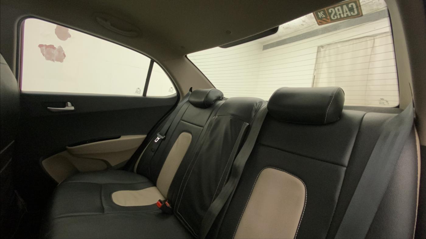 2015 Hyundai Xcent SX 1.2 (O), Petrol, Manual, 60,719 km, Right Side Rear Door Cabin
