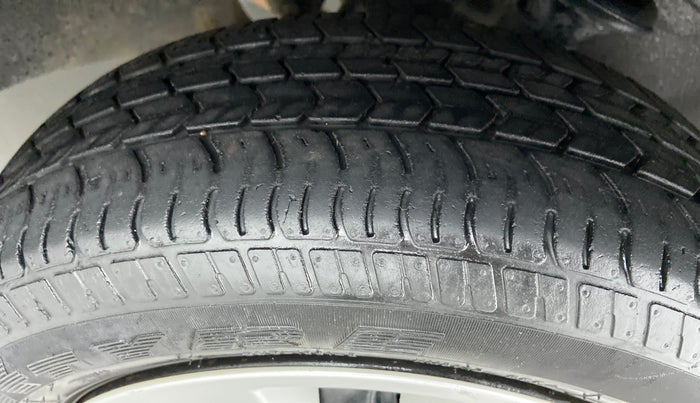2018 Maruti Alto K10 VXI P, Petrol, Manual, 23,281 km, Right Front Tyre Tread