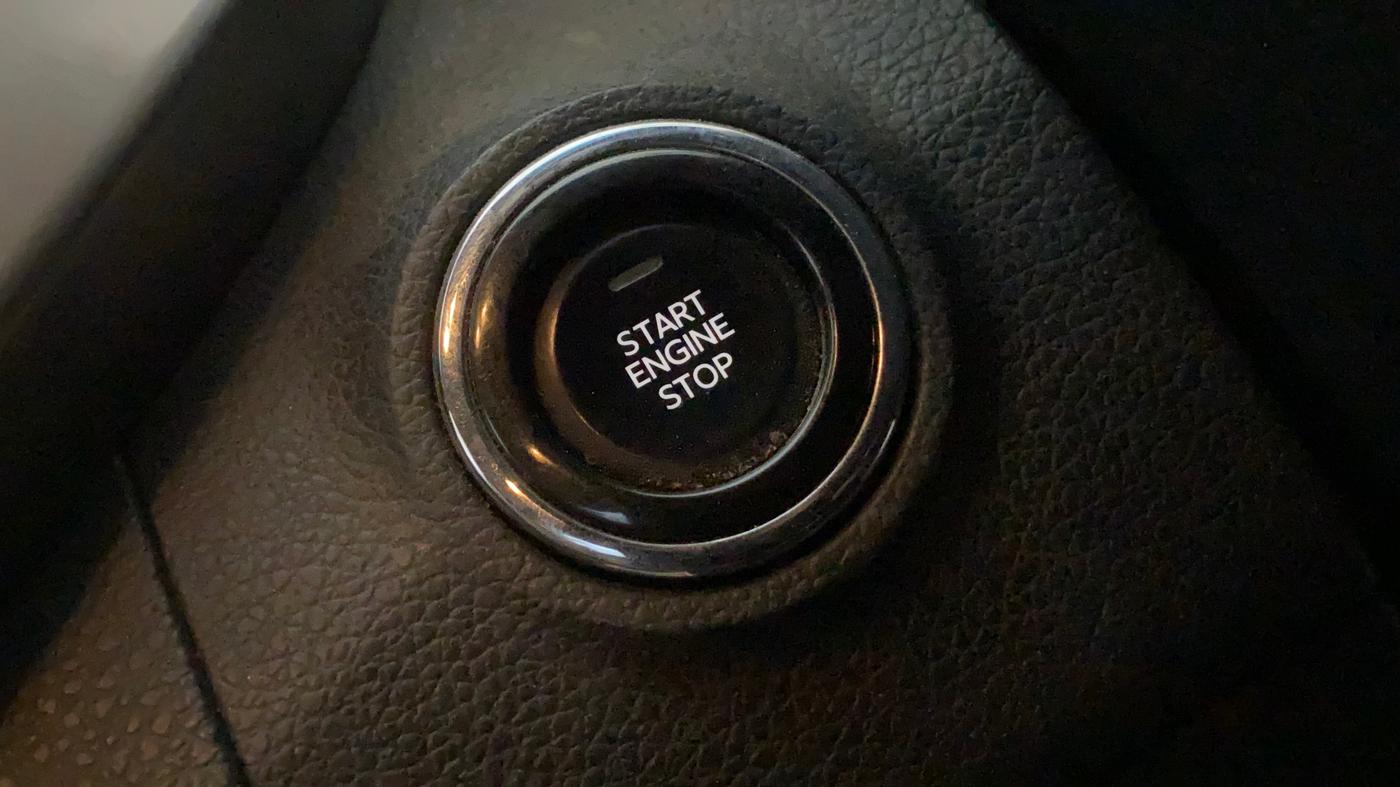 2023 Mahindra XUV300 W8 1.2 PETROL, Petrol, Manual, 60,515 km, Keyless Start/ Stop Button