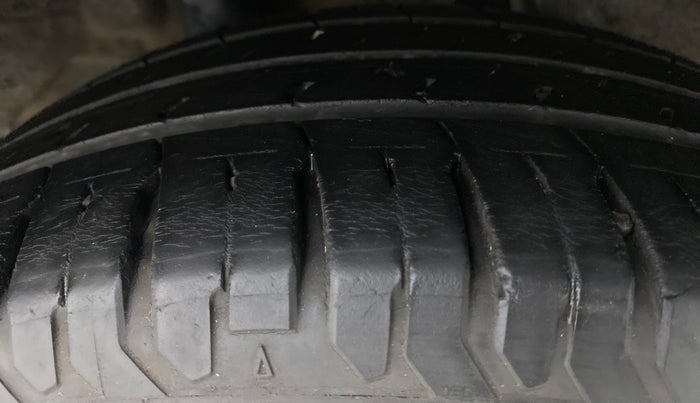 2019 Hyundai Verna 1.6 SX VTVT AT (O), Petrol, Automatic, 33,423 km, Right Rear Tyre Tread