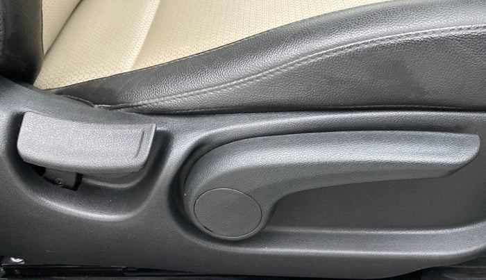 2019 Hyundai Verna 1.6 SX VTVT AT (O), Petrol, Automatic, 33,423 km, Driver Side Adjustment Panel