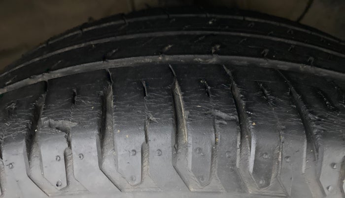 2019 Hyundai Verna 1.6 SX VTVT AT (O), Petrol, Automatic, 33,423 km, Right Front Tyre Tread