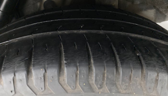 2019 Hyundai Verna 1.6 SX VTVT AT (O), Petrol, Automatic, 33,423 km, Left Rear Tyre Tread