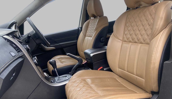 2019 Mahindra XUV500 W11 (O) AT, Diesel, Automatic, 11,105 km, Right Side Front Door Cabin