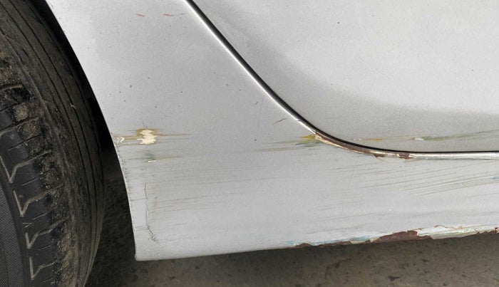 2013 Hyundai Verna FLUIDIC VTVT 1.6 EX AT, Petrol, Automatic, 88,756 km, Right quarter panel - Minor scratches