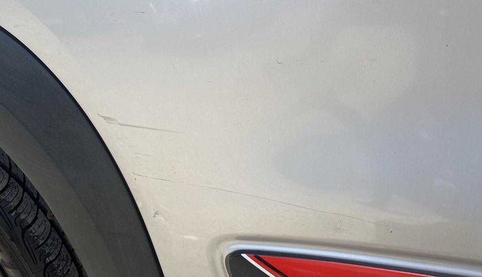 2019 Renault Kwid RXT 1.0 AMT (O), Petrol, Automatic, 67,081 km, Right rear door - Minor scratches