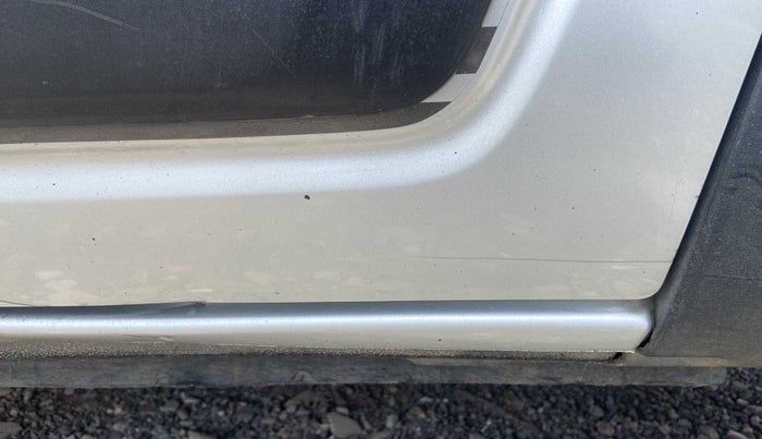 2019 Renault Kwid RXT 1.0 AMT (O), Petrol, Automatic, 67,081 km, Rear left door - Minor scratches