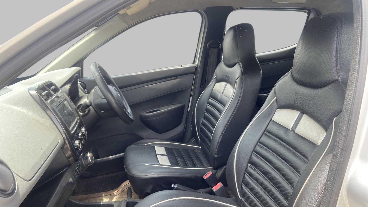 2019 Renault Kwid RXT 1.0 AMT (O), Petrol, Automatic, 67,081 km, Right Side Front Door Cabin