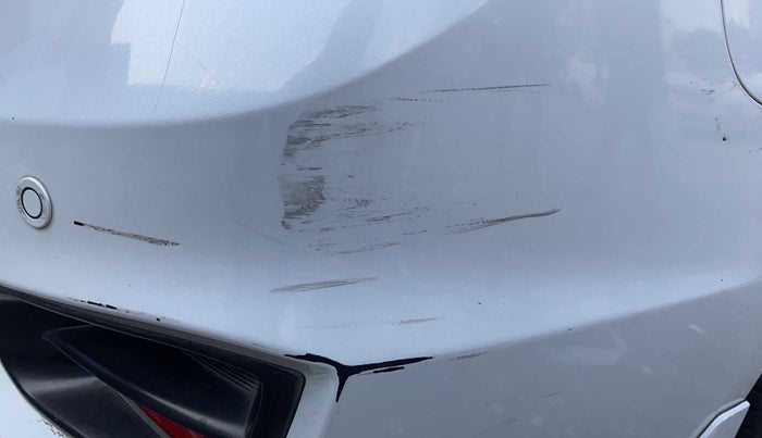 2016 Maruti Ciaz ZXI+, Petrol, Manual, 72,472 km, Rear bumper - Minor scratches