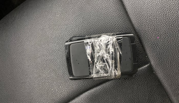 2021 Renault TRIBER RXZ AMT, Petrol, Automatic, 40,160 km, Key Close Up