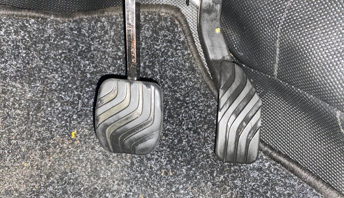 2021 Renault TRIBER RXZ AMT, Petrol, Automatic, 40,160 km, Pedals