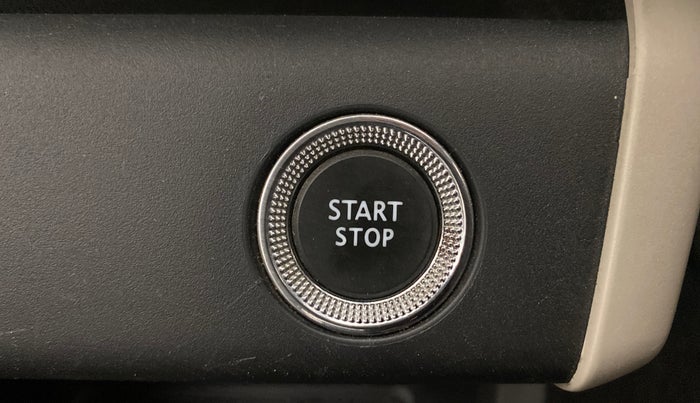 2021 Renault TRIBER RXZ AMT, Petrol, Automatic, 40,160 km, Keyless Start/ Stop Button