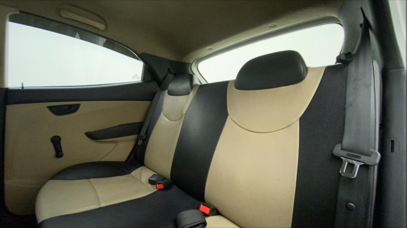 2016 Hyundai Eon ERA PLUS (O), Petrol, Manual, 52,995 km, Right Side Rear Door Cabin