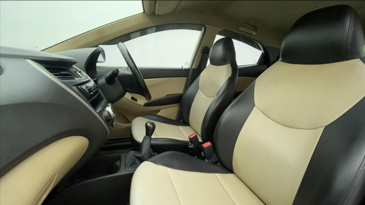 2016 Hyundai Eon ERA PLUS (O), Petrol, Manual, 52,995 km, Right Side Front Door Cabin