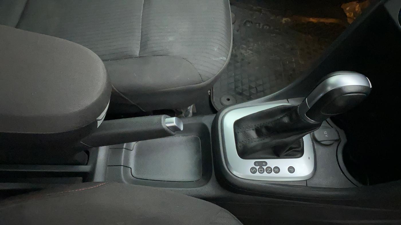 2021 Volkswagen Polo HIGHLINE PLUS 1.0L TSI AT, Petrol, Automatic, 13,390 km, Gear Lever