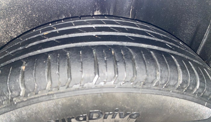 2020 Volkswagen Polo COMFORTLINE PLUS 1.0L MPI, Petrol, Manual, 64,659 km, Left Rear Tyre Tread