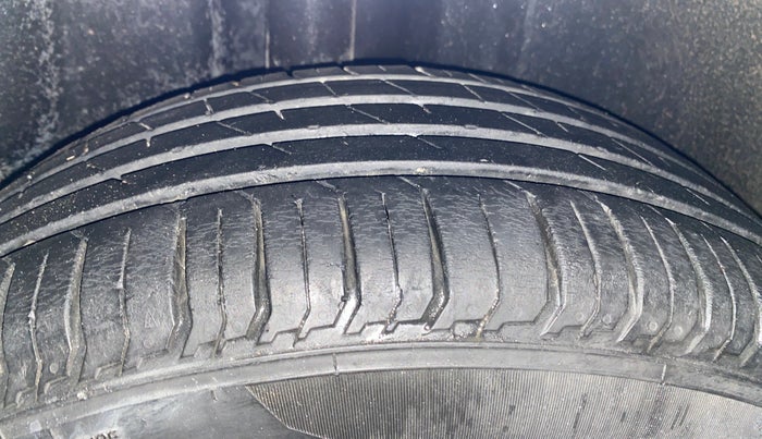 2020 Volkswagen Polo COMFORTLINE PLUS 1.0L MPI, Petrol, Manual, 64,659 km, Right Rear Tyre Tread