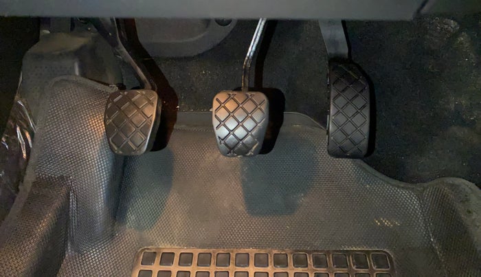 2020 Volkswagen Polo COMFORTLINE PLUS 1.0L MPI, Petrol, Manual, 64,659 km, Pedals