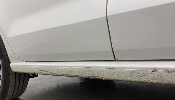 2017 Volkswagen Vento HIGHLINE PLUS 1.2 AT 16 ALLOY, Petrol, Automatic, 41,352 km, Right running board - Minor scratches