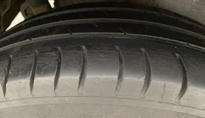 2012 Maruti Wagon R 1.0 VXI, Petrol, Manual, 99,451 km, Right Rear Tyre Tread