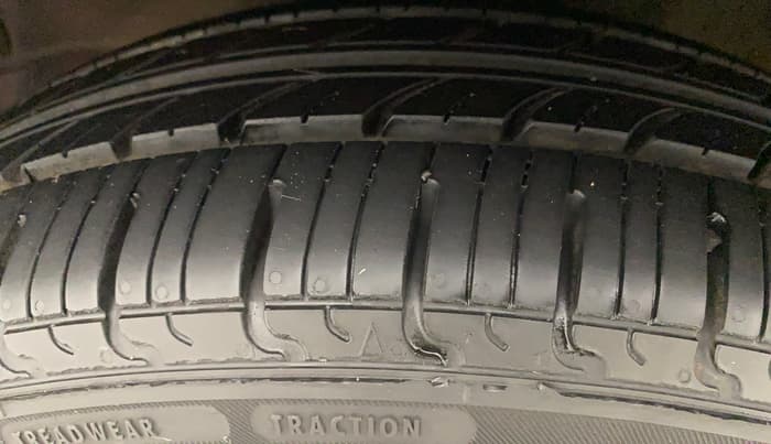 2012 Maruti Wagon R 1.0 VXI, Petrol, Manual, 99,451 km, Left Front Tyre Tread